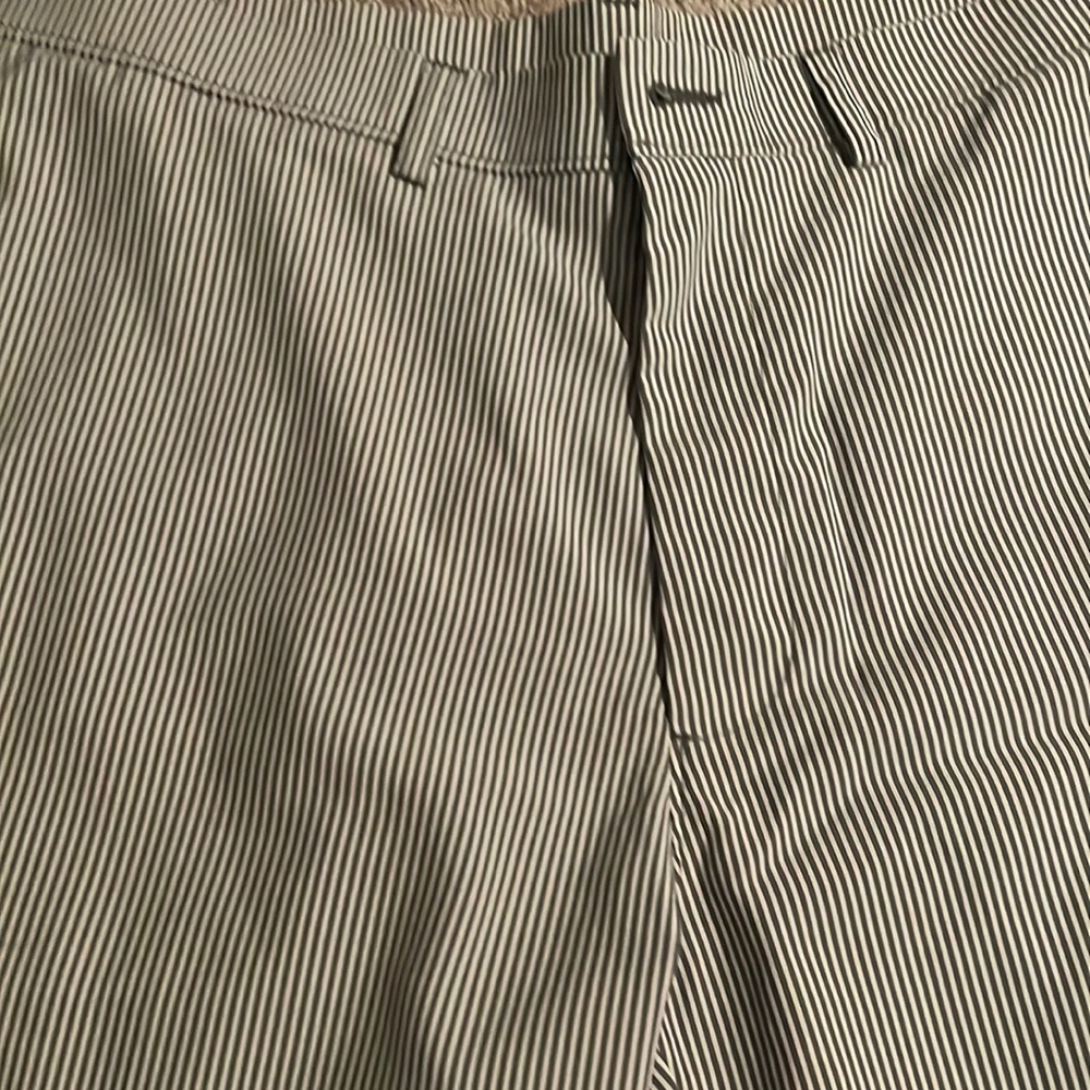 Haggar size 36 dry fit searsucker shorts